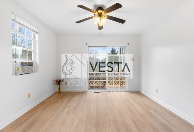 Building Photo - 4 Katra Ln