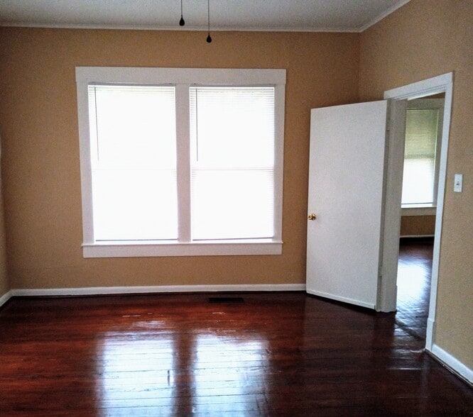 Building Photo - 516 Allen Ave