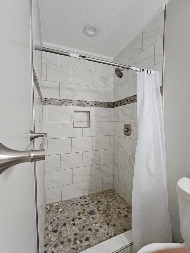 Building Photo - 6003 Pridgen St