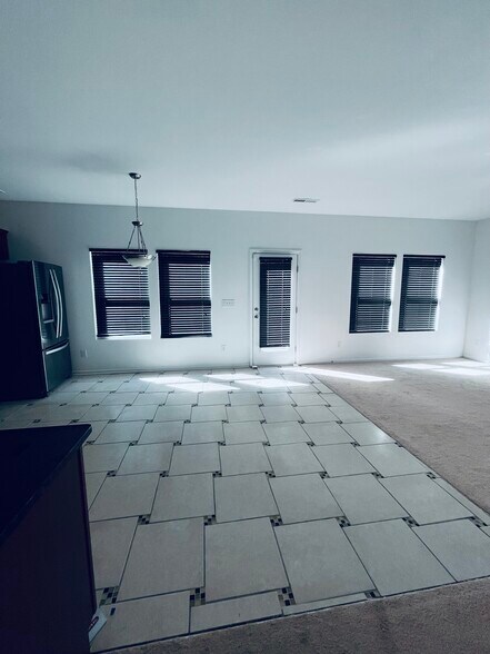 Building Photo - 1528 Logan Patrick Ct
