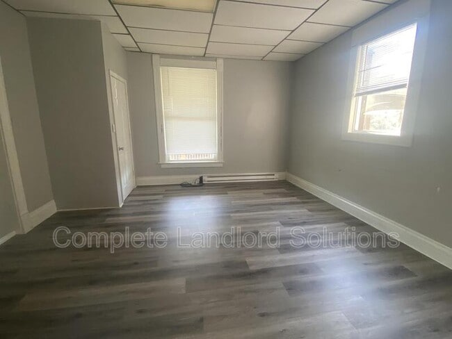 Building Photo - 121 Gilbert Ave