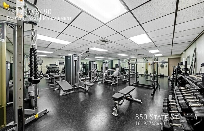 Building Photo - 850 State St