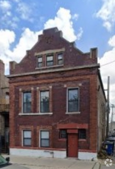 Building Photo - 2611 S Troy St