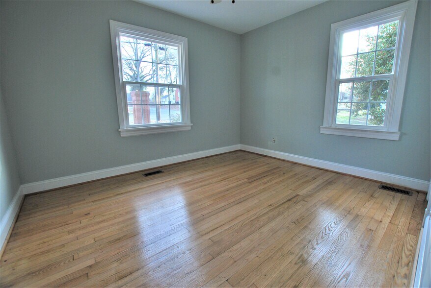 Building Photo - 2416 Irisdale Ave