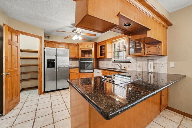 Building Photo - 14707 Treborway Dr