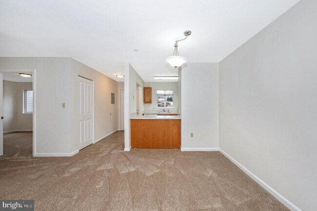 Building Photo - 10247 Redtail Ct