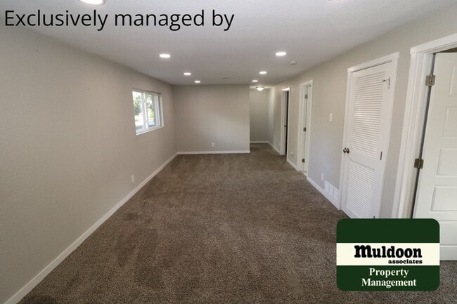 Building Photo - Beautiful Belmont Home with 4 car garage! ...