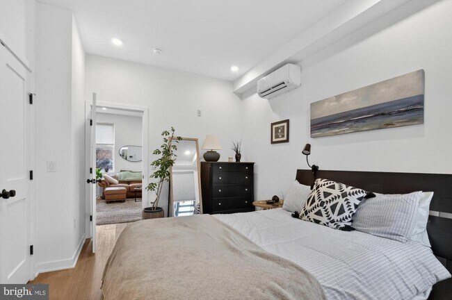 Building Photo - 1134 Pine St