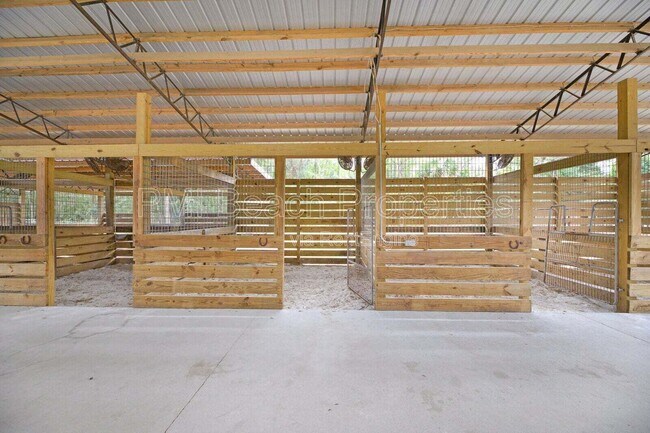 Building Photo - 18080 Sycamore Dr W