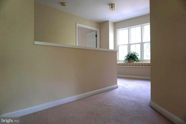Building Photo - 9386 Van Arsdale Dr