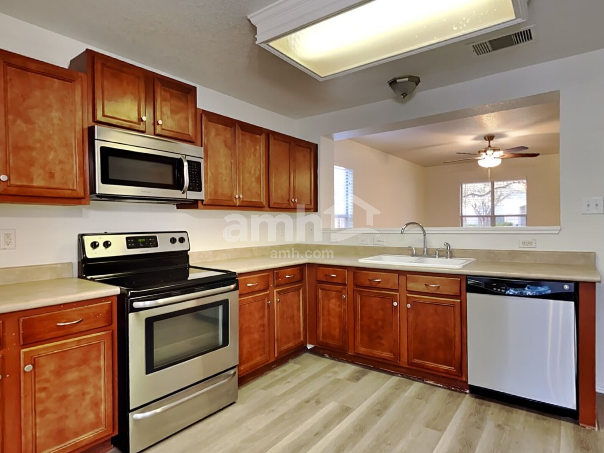 Building Photo - 825 Barrel Point