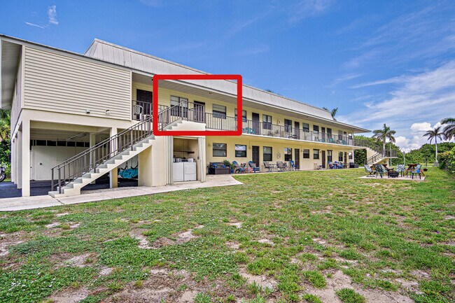 Building Photo - 715 S Ocean Dr
