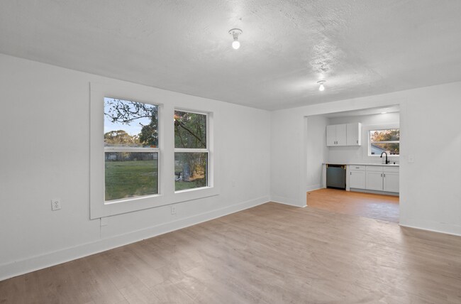 Building Photo - 3 bedroom on large lot