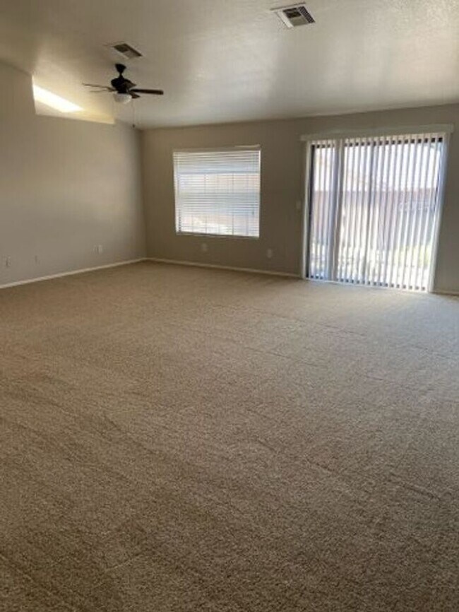 Building Photo - 5249 N Adobe Cir