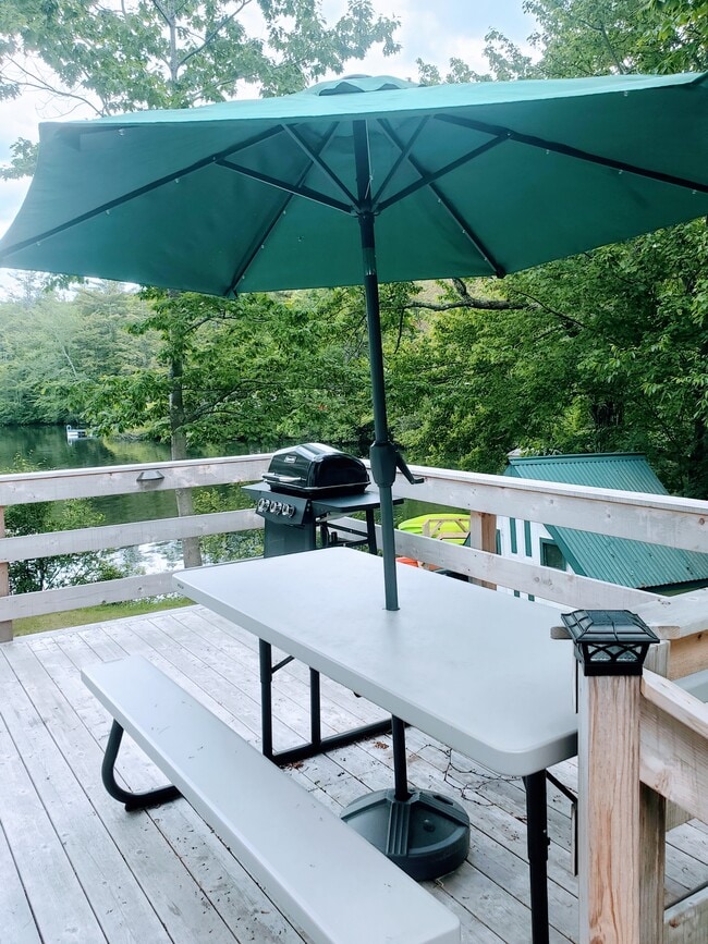 Building Photo - 4 Lk Vw Rd