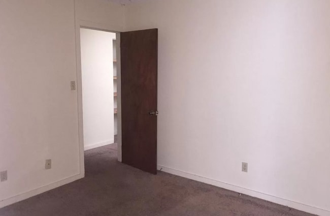 Building Photo - 3134 Tyndall Dr