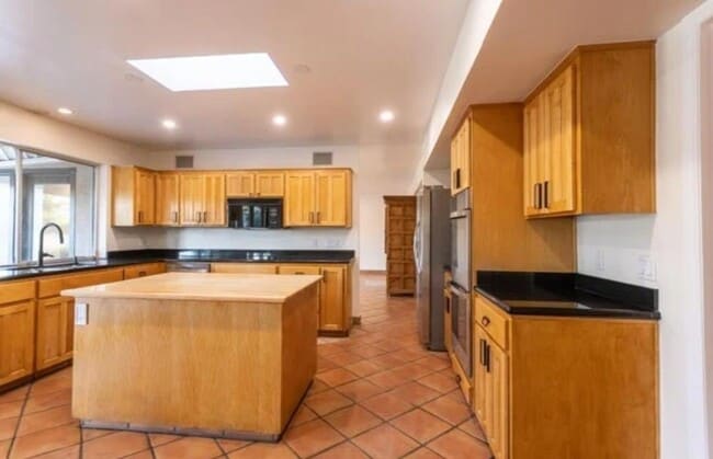 Building Photo - 5240 E Cholla St