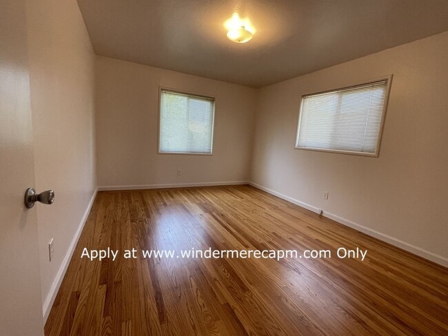 Building Photo - Fabulous Hollywood Park home 2BDRM 2BATH + Bonus/Office Room