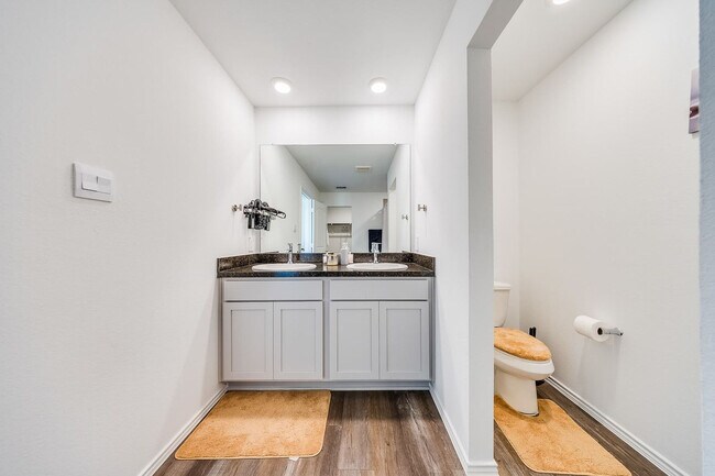 Building Photo - 6055 Diamond Vis Ct