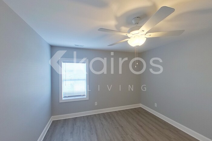 Building Photo - 3705 Oak Leaf Wy