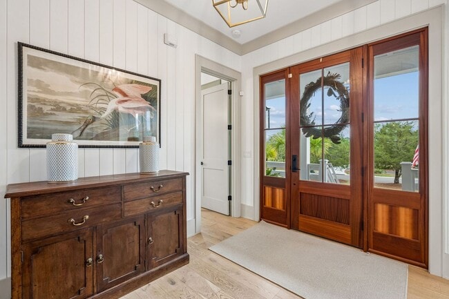 Building Photo - Beautiful 5 Bedroom Marshside Home