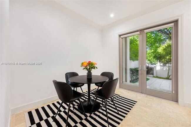 Building Photo - 7430 SW 56th Ct