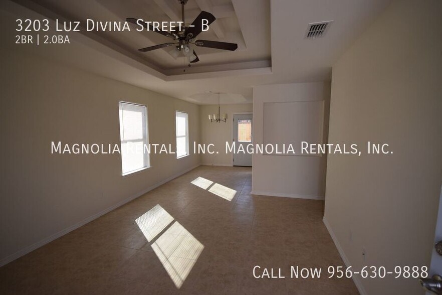 Building Photo - 3203 Luz Divina St