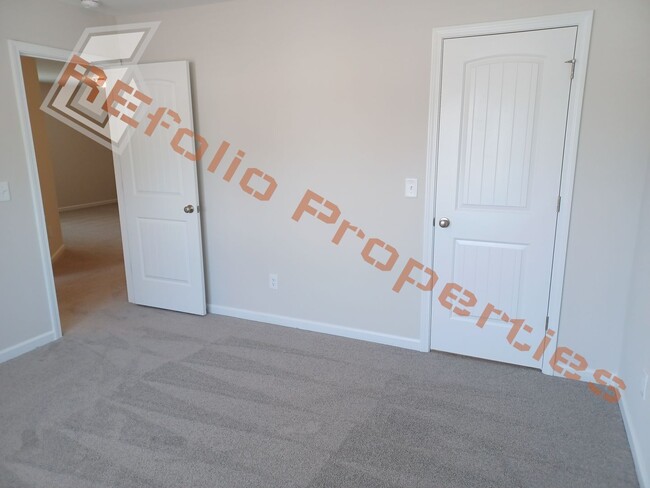Building Photo - Beautiful 4 Bedroom, 3 Bath, 1-Car Garage ...