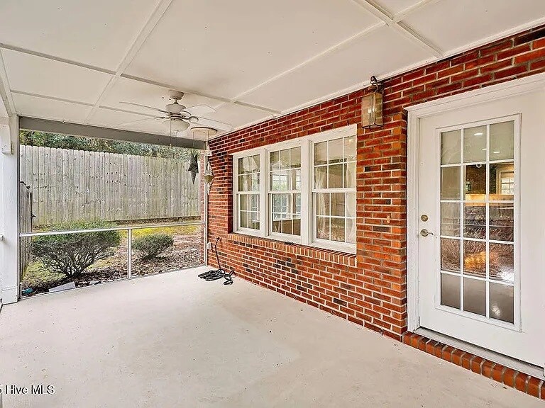 Building Photo - 3347 Jasper Pl