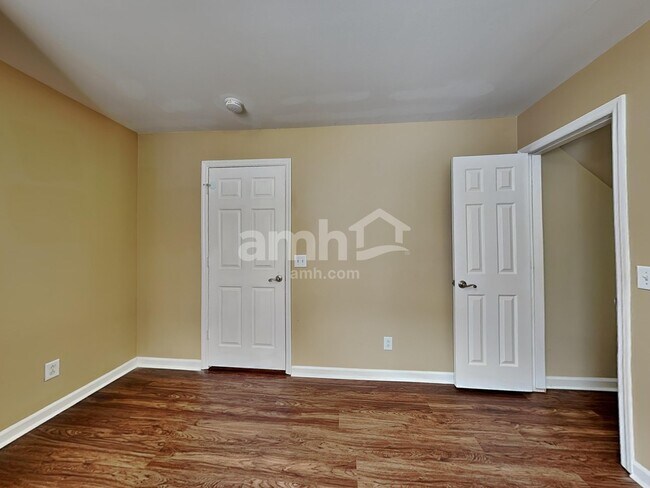 Building Photo - 6544 Broken Bow Dr