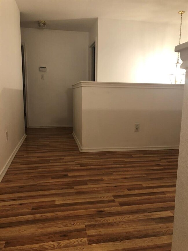 Building Photo - 713 Camino Alto Dr