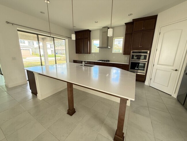 Building Photo - 5/4 spacious Saint Cloud Home