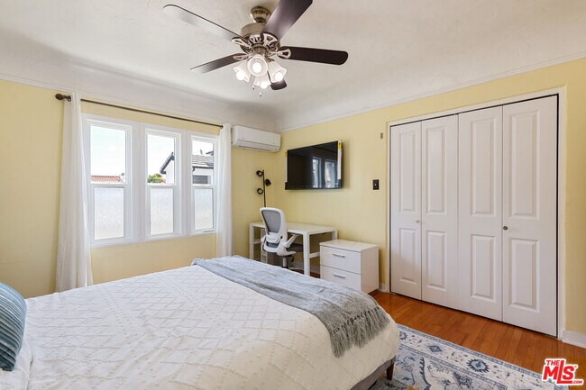 Building Photo - 1433 Livonia Ave