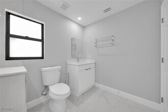 Building Photo - 2001 NW 20th St