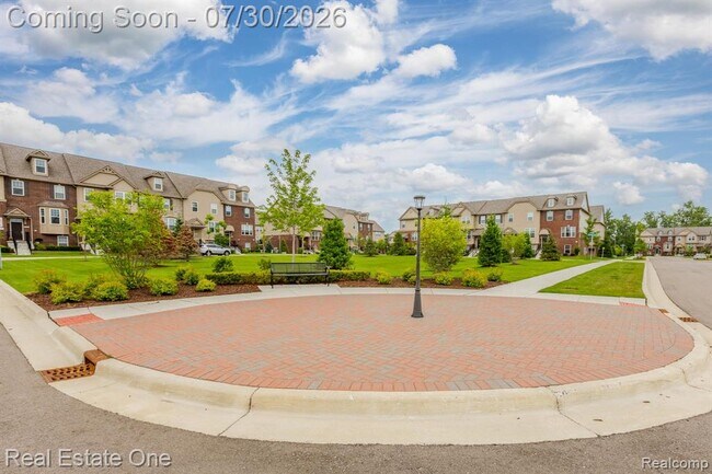 Building Photo - 2785 Hartwick Dr