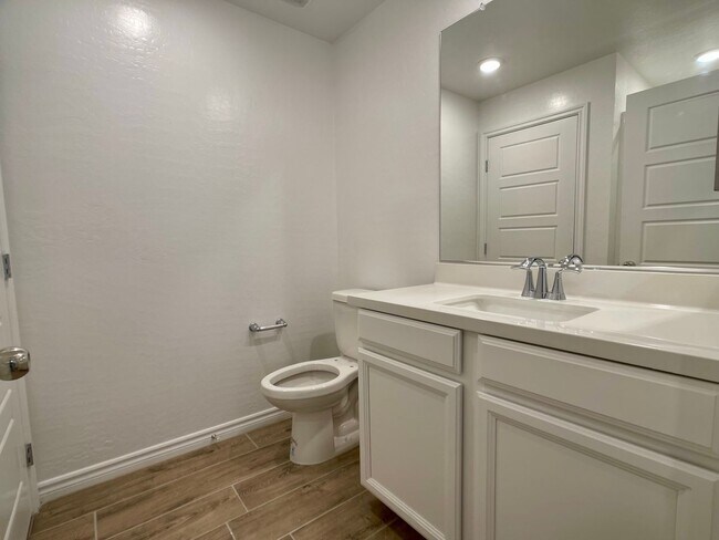 Building Photo - LOVELY TOWNHOUSE FOR RENT - GATED 3 BED 3 ...