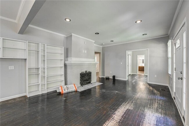 Building Photo - 483 Burlington Rd NE