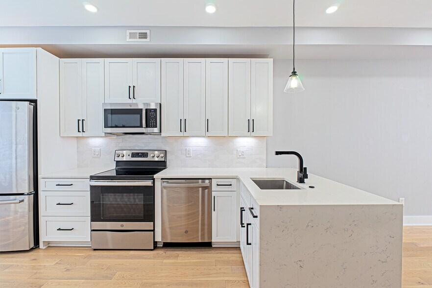 Building Photo - 1219 Wylie St NE