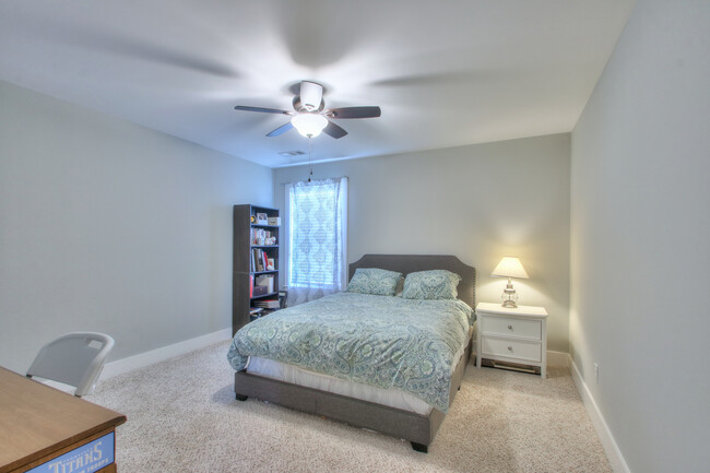 Building Photo - 1113 Camden Cir