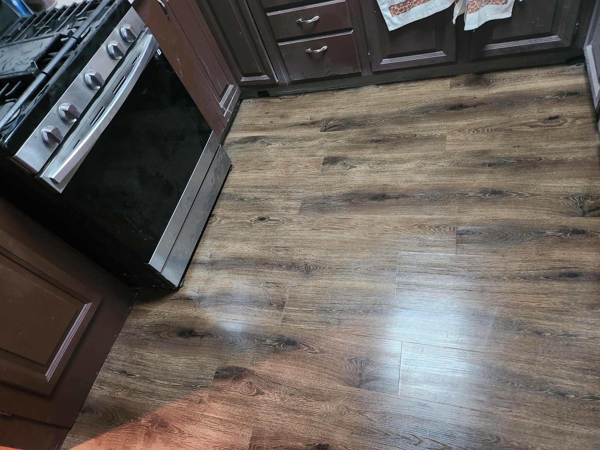 brand new kitchen flooring along with new applainces - 4265 Jeffery Rd