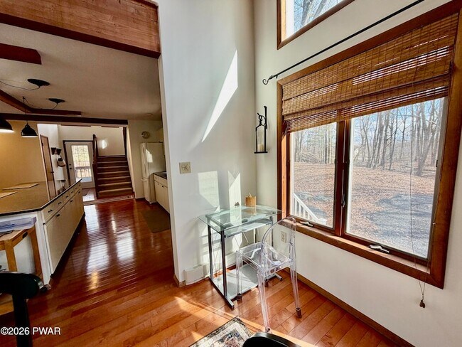 Building Photo - 811 Paddock Ct