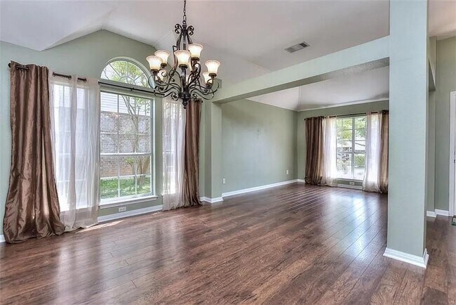 Building Photo - 201 Rio Vista Dr