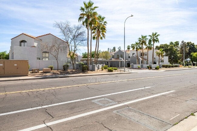 Building Photo - 280 S Elizabeth Way