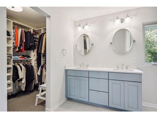 Building Photo - 18620 26th Ave N