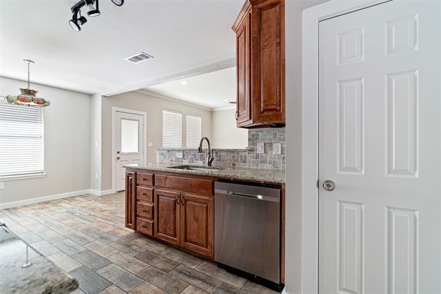 Building Photo - 757 Tanglewood Dr