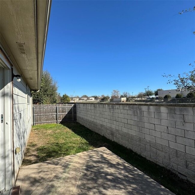 Building Photo - 12305 Granton Cove