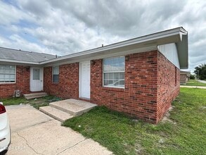 Building Photo - 3923 W 22nd St