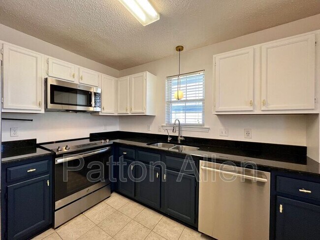 Building Photo - 4606 Breakers Ln