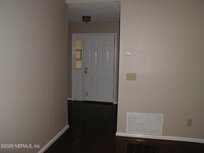 Building Photo - 7759 Spring Branch Dr N