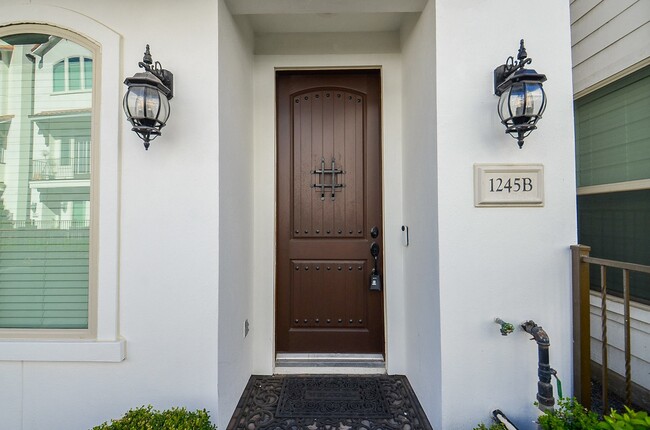 Building Photo - 1245 Bonner St